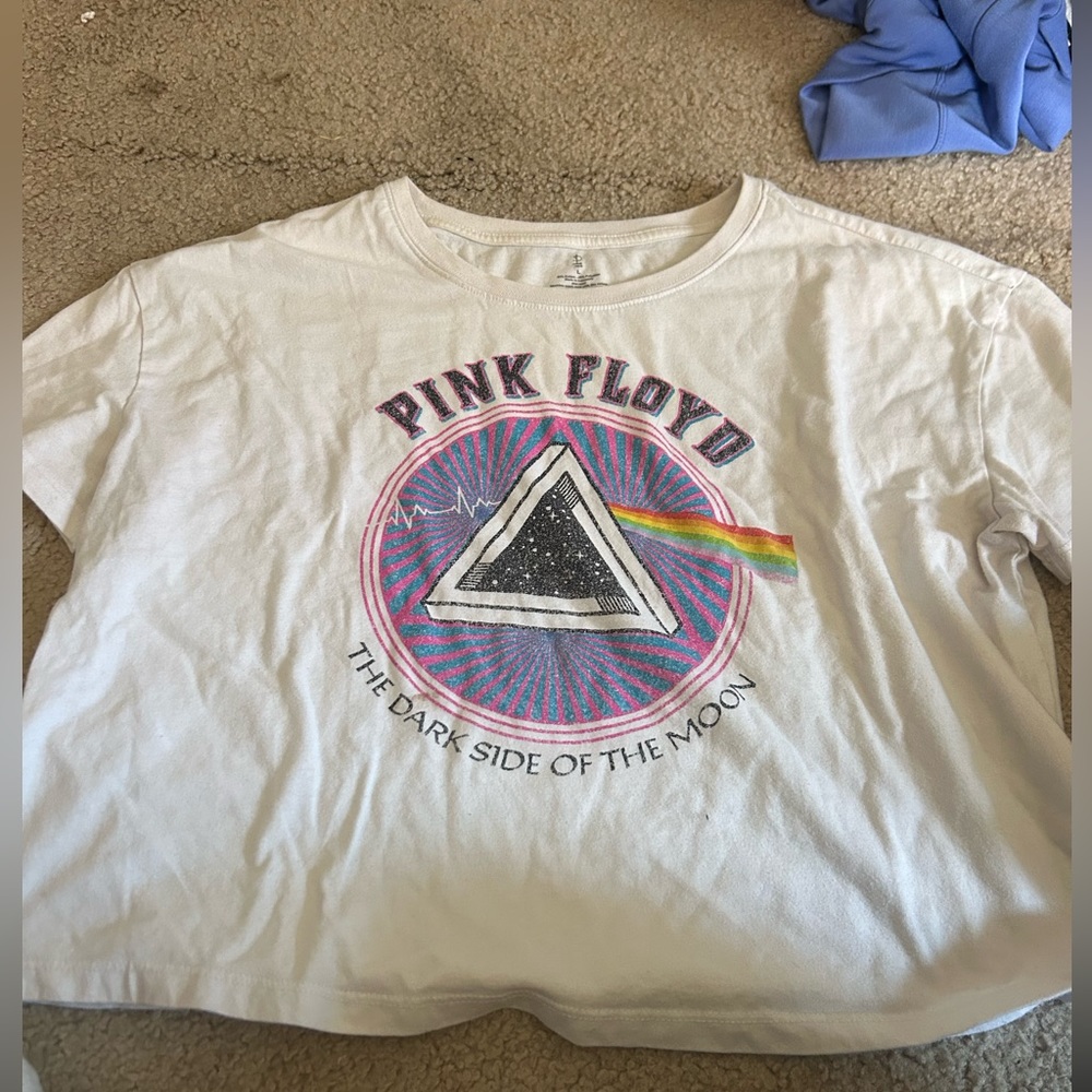 Graphic cropped tee